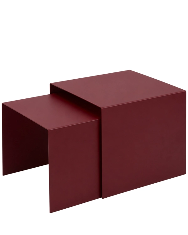 Zestaw stolików kawowych metalowych U-FØRM SET marki CHROMA FØRM. Minimalistyczne stoliki wsuwane o geometrycznej formie, nowoczesnym designie i funkcjonalnej konstrukcji.