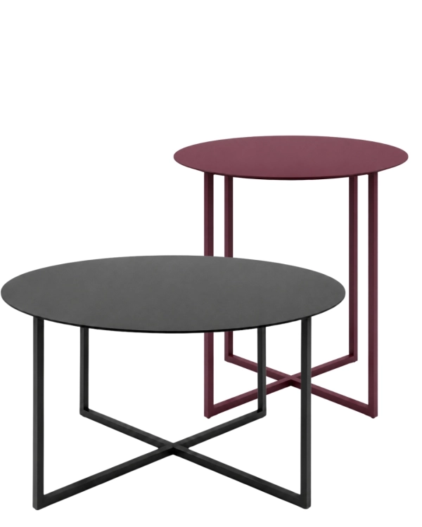 Kolekcja LOOM marki CHROMA FØRM. Minimalistyczne stoliki metalowe, stoliki boczne i stoliki kawowe o lekkiej konstrukcji oraz ponadczasowej formie.