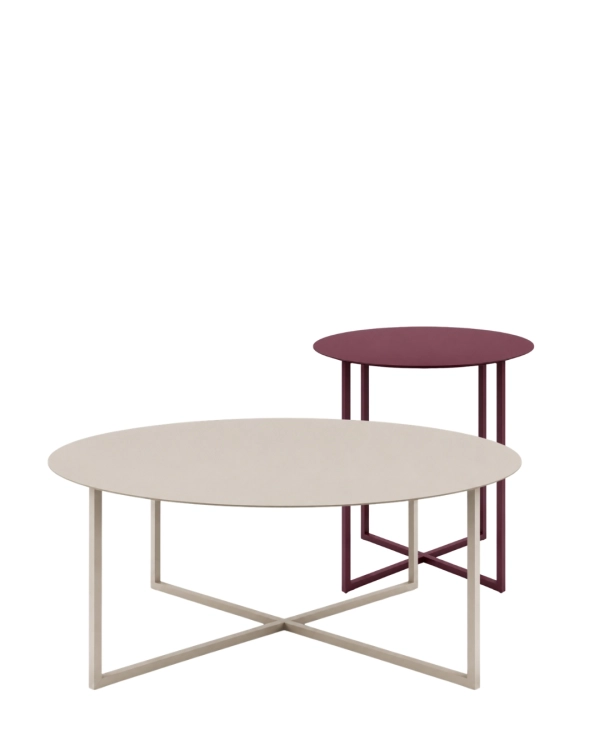 Kolekcja LOOM marki CHROMA FØRM. Minimalistyczne stoliki metalowe, stoliki kawowe i stoliki boczne o lekkiej konstrukcji oraz eleganckiej formie.