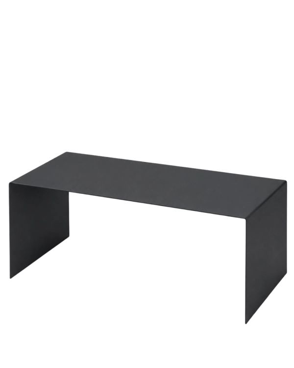 Grafitowy metalowy stolik kawowy U-FØRM LOW 90 × 55 cm z giętej stali, minimalistyczny stolik do nowoczesnych wnętrz.