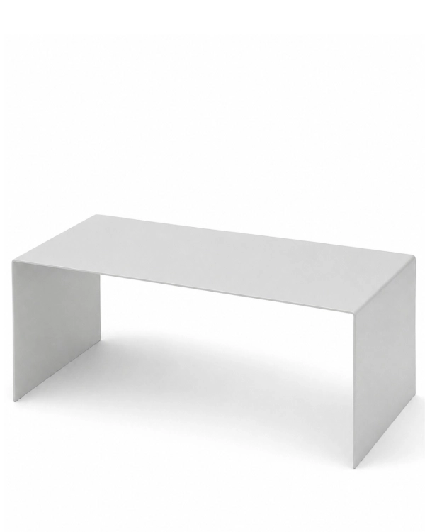 Jasnoszary stolik kawowy U-FØRM LOW 90 × 55 cm z giętej stali, minimalistyczny metalowy stolik do salonu.