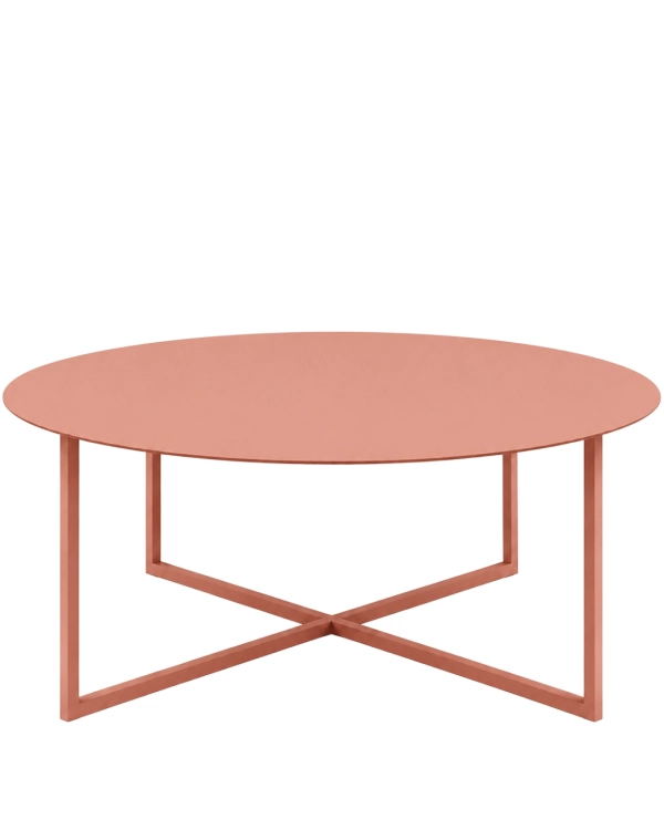 Koralowy stolik kawowy LOOM LOW – designerski okrągły stolik metalowy do salonu, łączący minimalistyczną formę z wyrazistym kolorem.