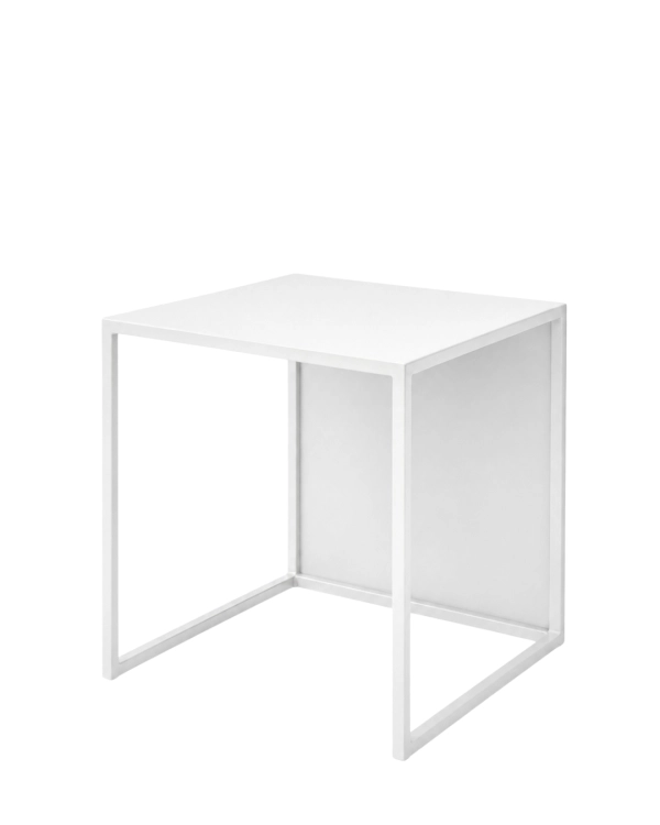 Biały stolik kawowy MODULÉ 01 40 × 40 × 40 cm – minimalistyczny stolik metalowy ze stali do salonu, sypialni i nowoczesnych wnętrz, wykończony malowaniem proszkowym w drobnej strukturze w kolorze RAL 9016.