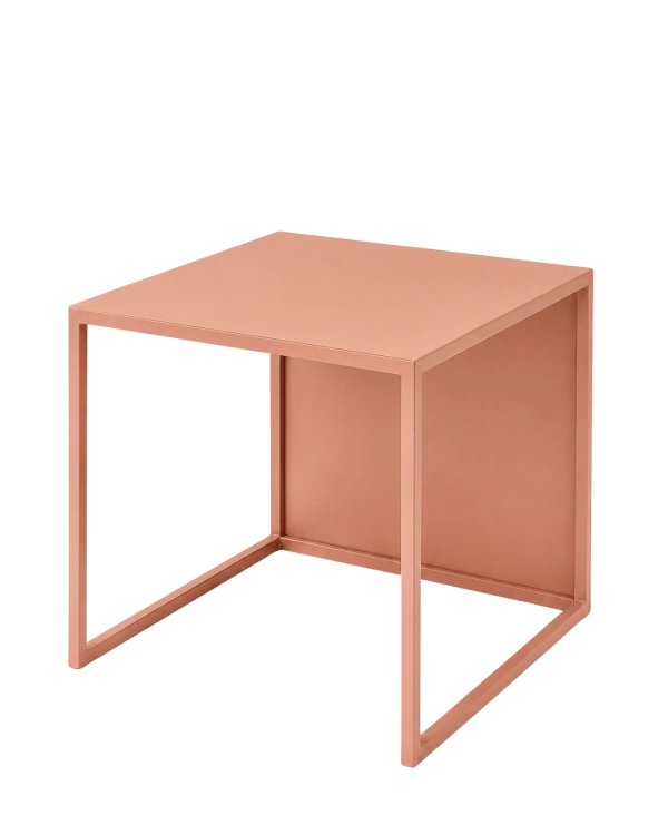 Stolik kawowy MODULÉ 02 50 × 50 × 45 cm w kolorze RAL 3012 – subtelny metalowy stolik pomocniczy do salonu, sypialni i nowoczesnych wnętrz, wykonany ze stali malowanej proszkowo w drobnej strukturze.